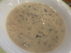 传统奶油蘑菇汤-萨莉亚意式餐厅(河东万达店)