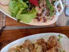 -Chom Cafe and Restaurant