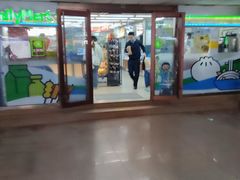 -全家便利店(莲花池东路店)