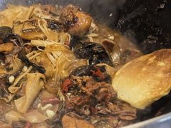 -哈尔滨烧烤·山河村铁锅炖(交大店)