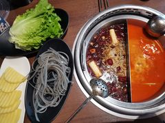 成双锅（番茄+激情）-快乐小羊火锅(河西王府井店)