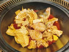 -锅老头海鲜铁锅炖