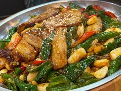 -郑小二山东特色炒鸡店(红小巷店)