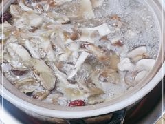 -东巴谷野生菌火锅餐厅