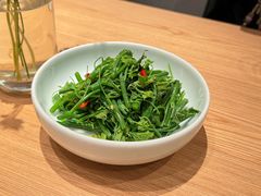 木姜子拌丝瓜尖-一坐一忘云南菜(北京skp店)