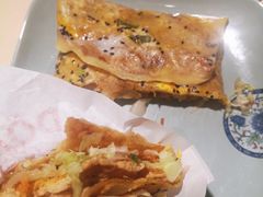 煎饼果子加肉松加鸡肉-Bar crepería Xianhui Jie 贤惠姐煎饼果子酸辣粉