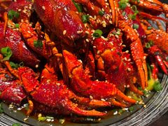 -肥肥虾庄·金牌油焖大虾(汉街SKP店)