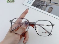 -罗伯特眼镜·蔡司官方授权(前海桂湾店)