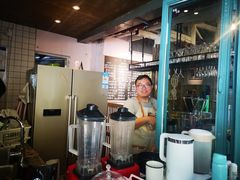 -喵屿·大理花园猫咖