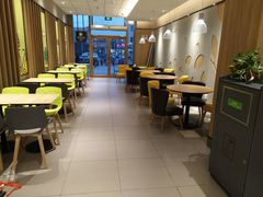 用餐区-德克士(肥城新华商场店)