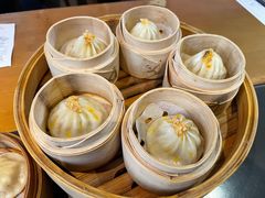 蟹粉小笼汤包-南小馆(迪士尼小镇店)