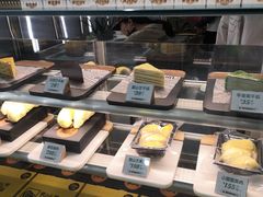 面包甜点陈列柜-猫王榴莲世家(三里屯SOHO商场店)