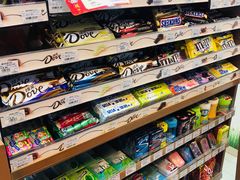 -全家便利店(襄阳南路店)