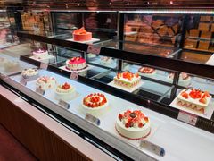 面包甜点陈列柜-巴黎贝甜(龙之梦购物中心虹口店)