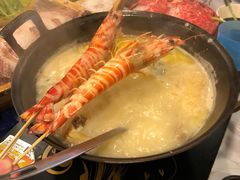 -鲜入围煮花胶鸡海鲜火锅