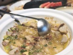 -头上红煨盐鸡·非遗院子餐厅