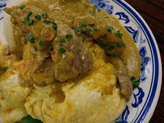 咖哩牛肉滑蛋飯-噏耷茶档