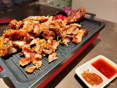 烤羊腿-西域盛宴烧烤新疆菜清真餐厅(古美店)