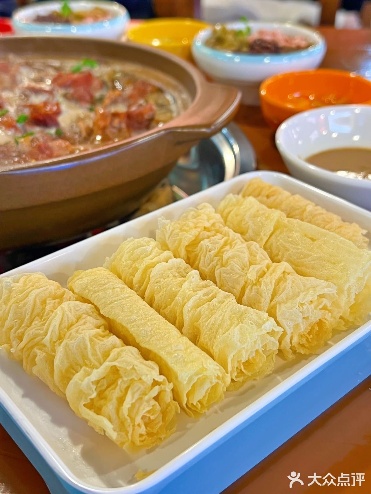 近期想推荐的卖肉店，炭火牛腩煲真的好吃![强]