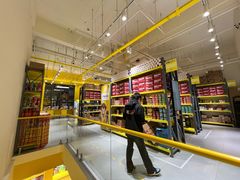 -咻啵翔翔零食基地(万达广场店)