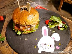 -HIGH FIVE哈福手工汉堡(桂林路店)