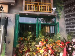 门面-马路边边麻辣烫联盟路店