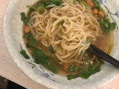 -潮漫酒店(北京通州环球度假区临河里地铁站店)