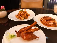 脆皮妙龄乳鸽-君庭中餐厅(湘江豪生店)