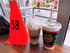 草莓味奶昔-FATBURGER 特富客汉堡(外交公寓店)