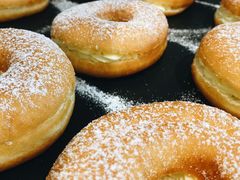 奶油甜甜圈-小蜜蜂·Bakery&Coffee(翰子花园店)