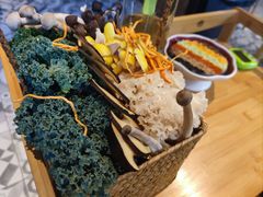 山珍荟萃-手选潮汕鲜活牛肉火锅(二七广场店)