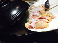 -洪氏嗨捞·广东猪肚鸡·椰子鸡火锅(西咸万象城店)