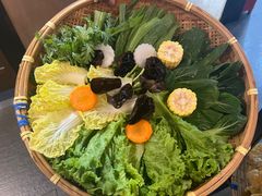 -尚尚仙·酸汤猪手·猪肚鸡火锅(华联万柳购物中心店)