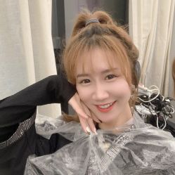 -V8潮牌·接发烫染连锁