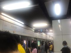 -陆家浜路(地铁站)