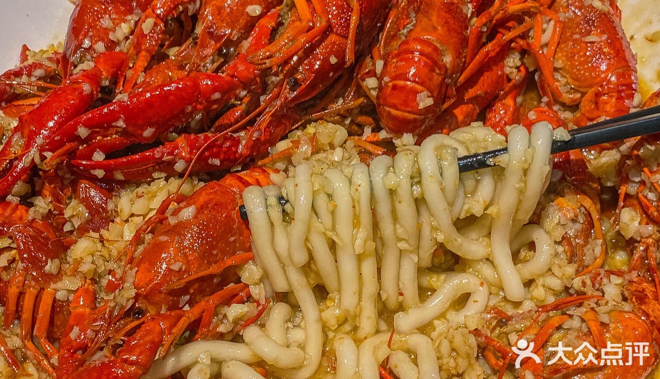 长沙开了整整17年的龙虾老店🦞真有点好吃！
