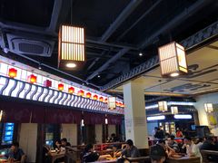 大堂-先启半步颠小酒馆(白麓里店)