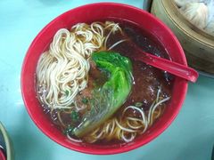 红烧猪扒汤面-食惠里小笼包面馆(越秀店)