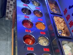 自助调料区-马路牙子烧烤音乐酒馆(望京店)