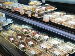 面包甜点陈列柜-七鲜超市(瑞虹天地太阳宫店)