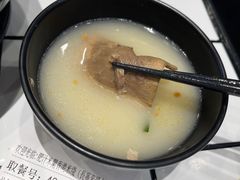 -肥汁米蘭香港米线(长宁来福士店)