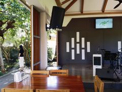 -Chom Cafe and Restaurant