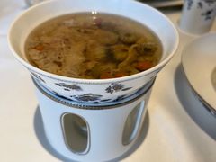 杞皇菊花炖黑豚肉-炳胜品味(海印总店)