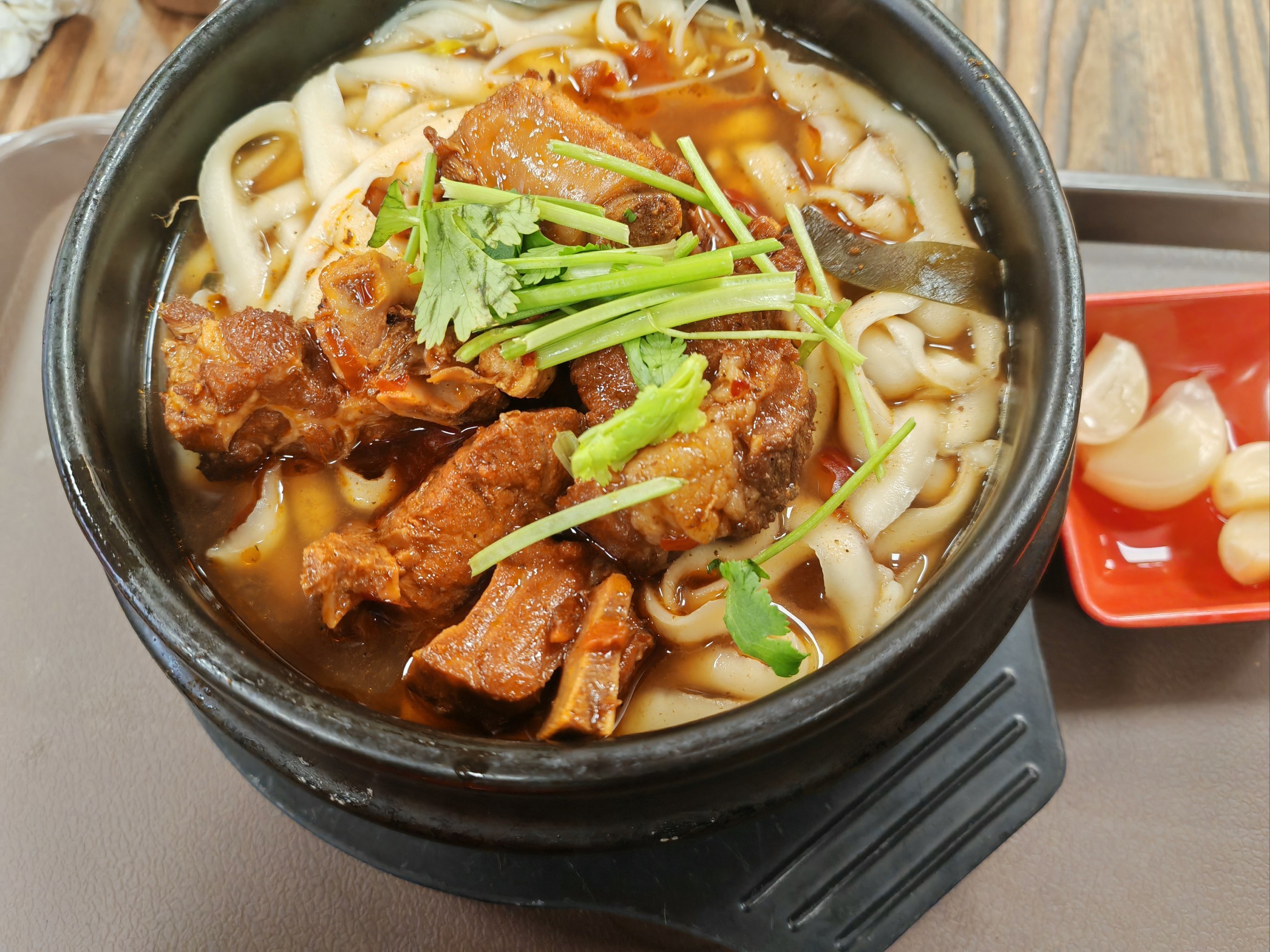 暖心热面——不一样的砂锅面