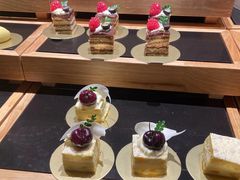 -雍容荟帝王蟹活龙虾展台自助(IFS黑金店)