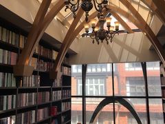 -钟书阁(松江泰晤士小镇店)