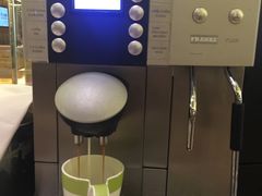 -大中华希尔顿酒店-念自助餐·嗨啤·小龙虾