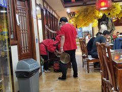 大堂-那家老院子东北菜·饺子·小鸡炖蘑菇(艳华街店)