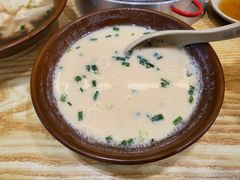 吃完心里美滋滋的咸豆浆-桐香园小笼包(百井坊巷店)