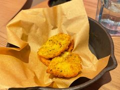 -必胜客(上海华谊新所店)
